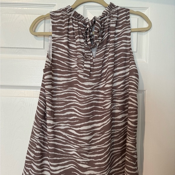 Loft Sleeveless Blouse - Picture 2 of 2